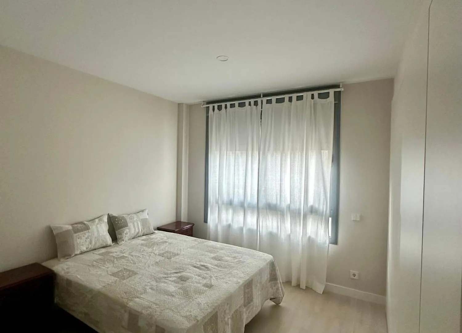 Private Room And Bathroom In Luxury Complex Εστεπόνα